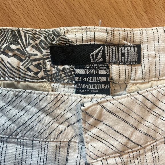 Volcom shorts, size 27 (7) - Picture 3 of 5